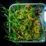 Тиквички с билков дресинг и микро грах