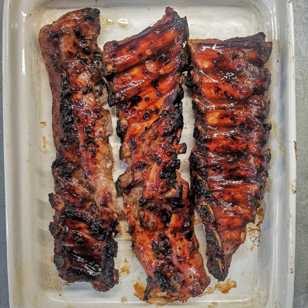 Глазирани бейби ребърца на фурна