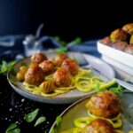 Сочни телешки кюфтенца на фурна