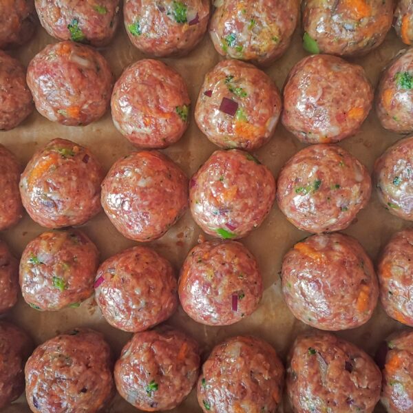 Сочни телешки кюфтенца на фурна