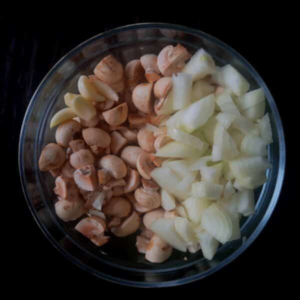 Гъбена супа с козе сирене