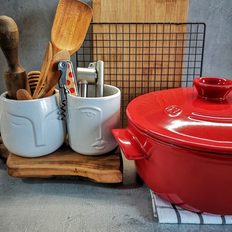 Съдове и уреди в кухнята