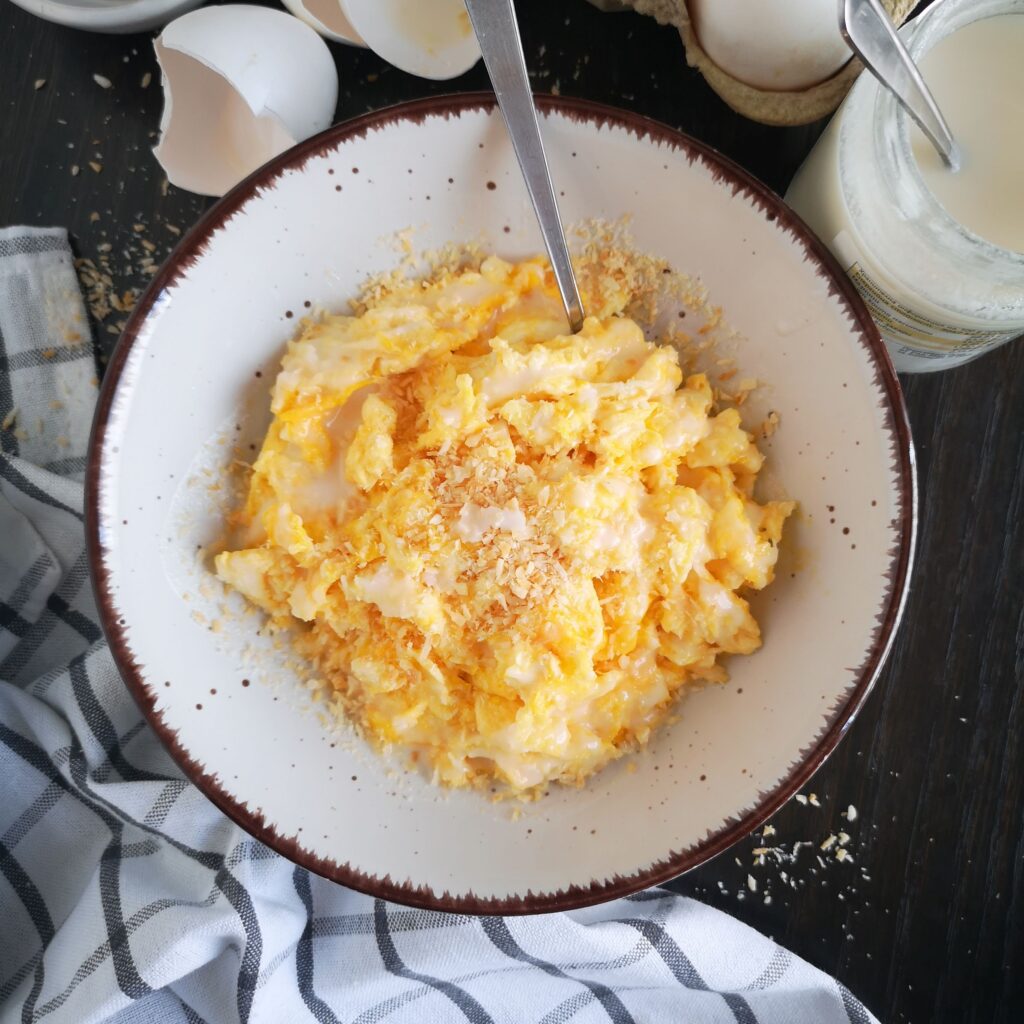 Бъркани кокосови яйца