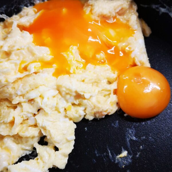 Кокосови бъркани яйца